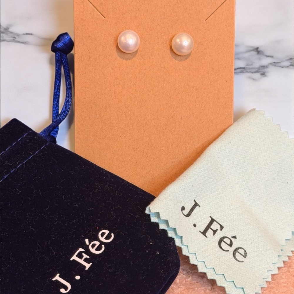 J. Fée Pearl Earrings with Velvet Pouch 925 posts